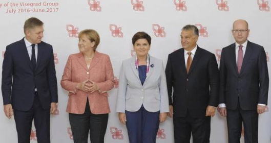 Zbabělost a podlost ve vládních řadách