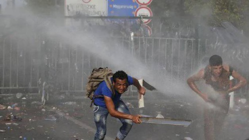 Rozdíl mezi rasismem a vlastenectvím je…