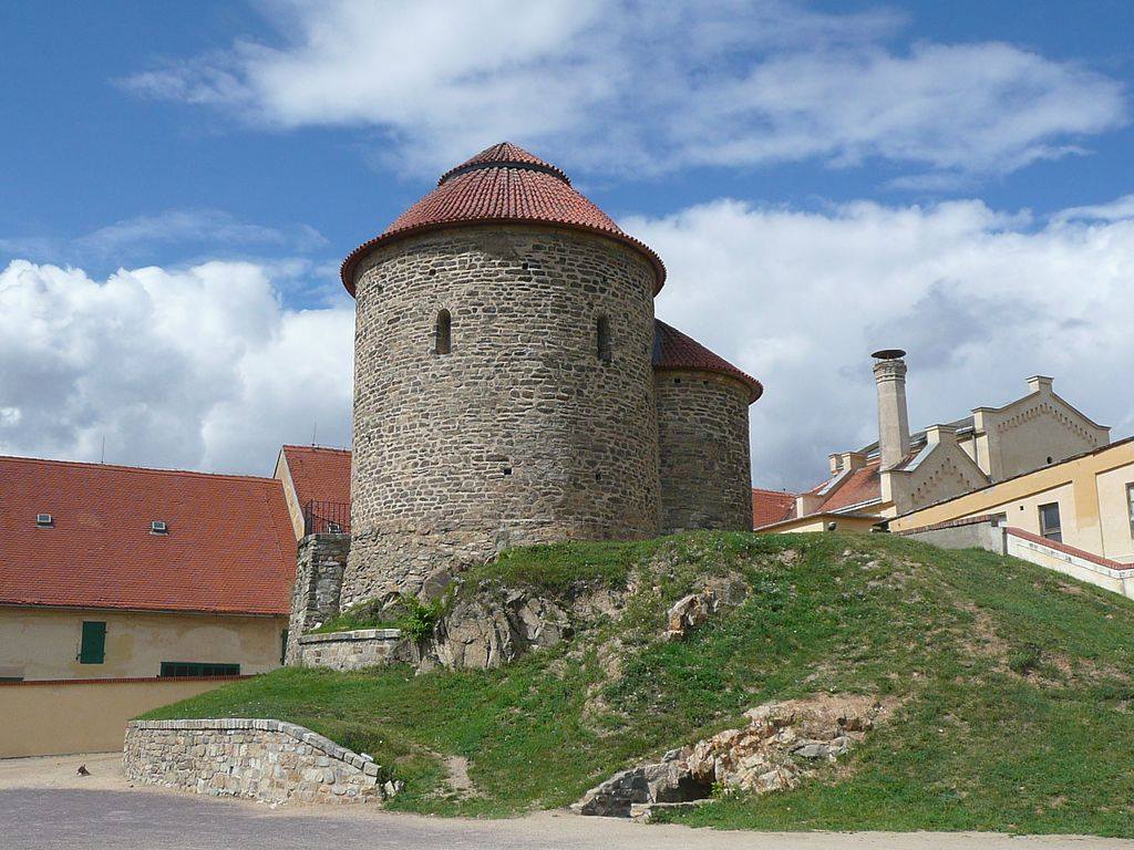 Dějiny národa Českého - STAROČESKÉ POVĚSTI: BÁJNÁ PŘEMYSLOVSKÁ KNÍŽATA VE ZNOJEMSKÉ ROTUNDĚ 
